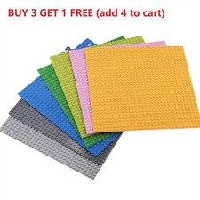 32 x 32 studs 25 x 25 cm
