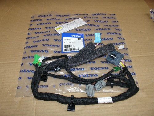32286025 front drivers - front, door