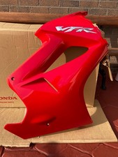 VFR 800 • Right side Fairing panel (Italian Red) Genuine Part