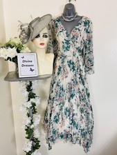 Phase Eight Size 16 Pleated