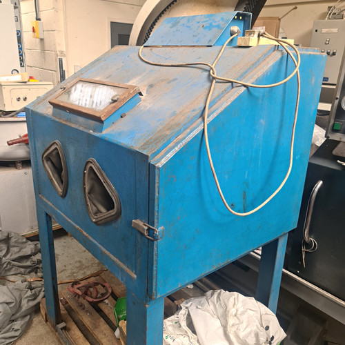 Blast cabinet heavy - cabinet,