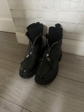 Lovely Boots, Sock Detail