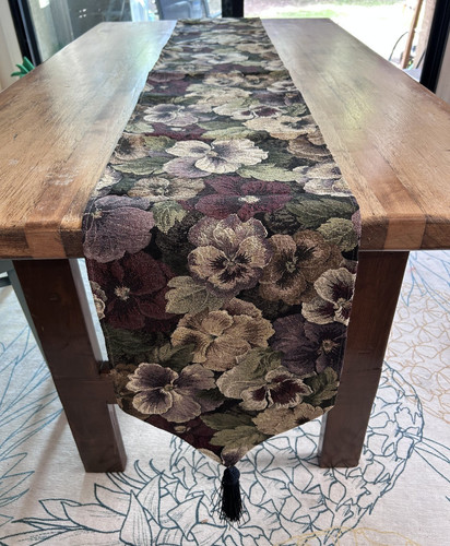 Table runner pansy - runner,
