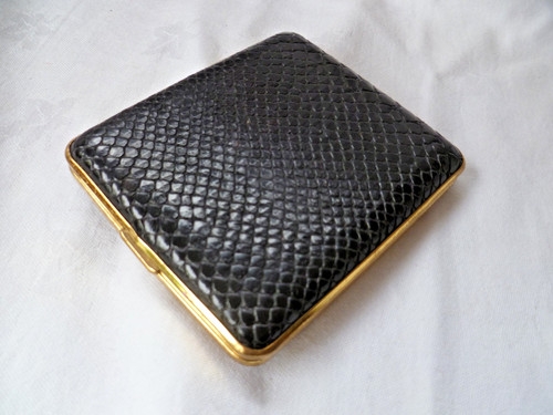Vintage black snake skin - black,
