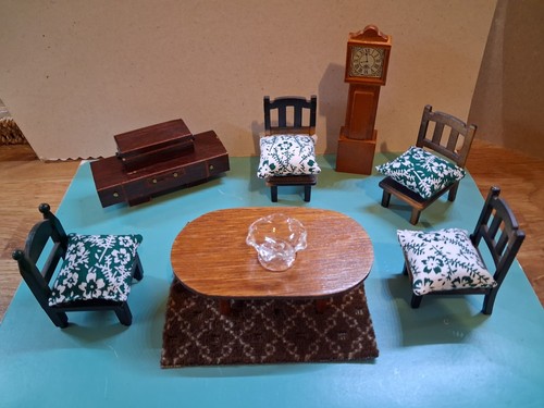Vintage dolls house sitting - dolls,