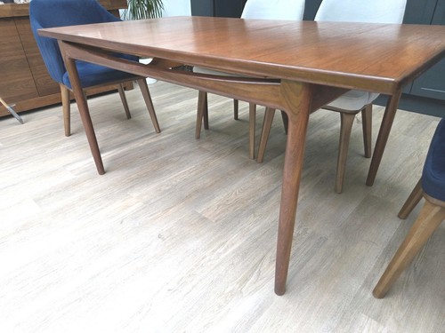 Midcentury dining table - ❤️,