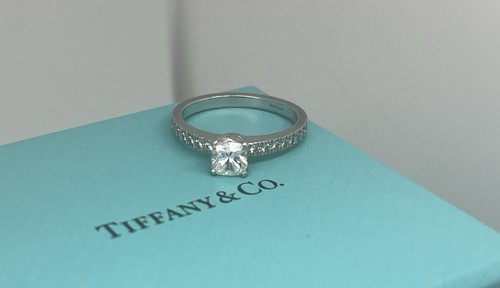 Tiffany 0 67tcw - &, h/vvs1