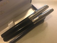 NEW WATERMAN EMBLEME FOUNTAIN & ROLLERBALL PEN SET, BLACK LACQUER/SS CAP, M NIB