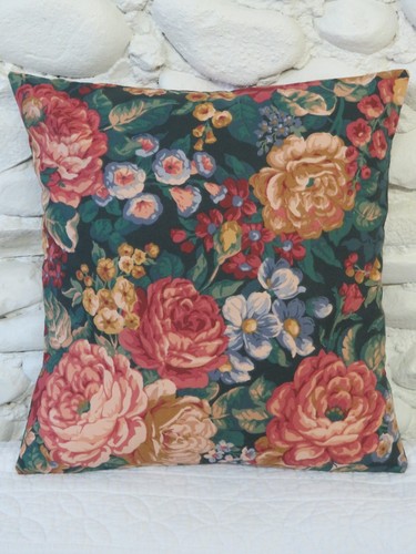 New cushion cover dark - new,