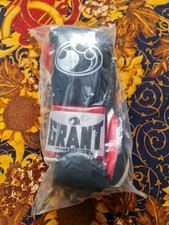 AUTHENTIC Grant championship professional boxing gloves 8oz - sealed