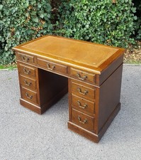 ANTIQUE OAK PEDESTAL DESK