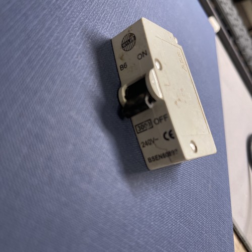 Wylex type push plug - 6a,