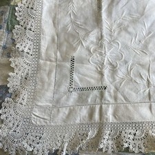 Vtg Embroidered Tablecloth 38 In Square Lace Edge Crisp White Country House VGC