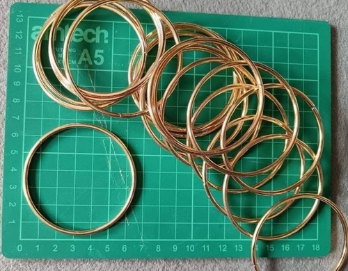 Gold tone metal - 10, x