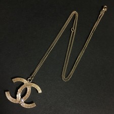 EGA CHANEL CC Logo Pearl