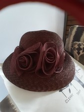 Ladies Aubergine Hat.