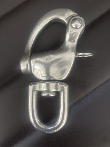 Swivel snap shackle - snap,