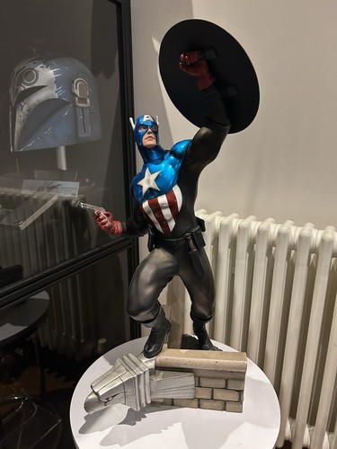 Sideshow collectibles captain - collectibles,