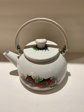 Winter Holly Enamel Tea Kettle With Lucite Handle- 8 Cup