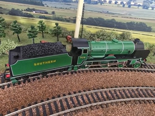 Hornby r380 schools - hornby, class