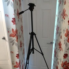 VANGUARD T-1203228 Extendable Aluminium Camera Tripod very good condition 