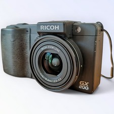 Ricoh Caplio GX200 12.1MP Digital Camera, Excellent Condition, w/Battery&Charger