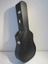 Fender Paramount Dreadnought Acoustic Guitar Hard Case