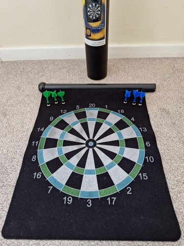 Foldable magnetic dartboard - foldable,