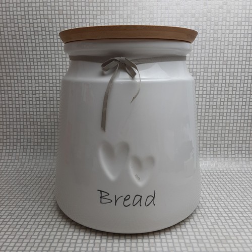 Rustic heart ceramic bread - heart, bin