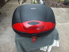 Givi E450 top box in good
