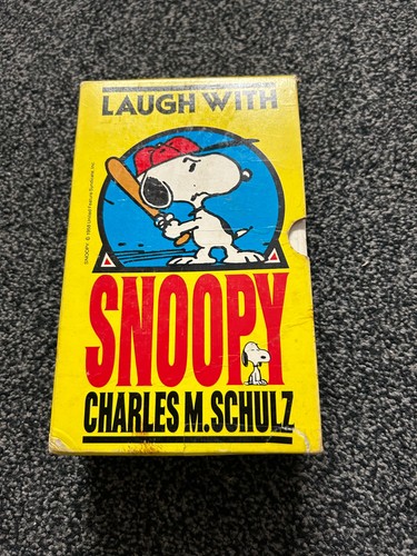 Vintage laugh with - snoopy, box