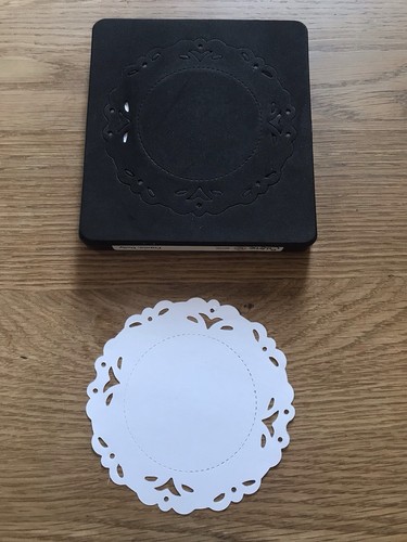 Frame doily sizzix bigz - sizzix,