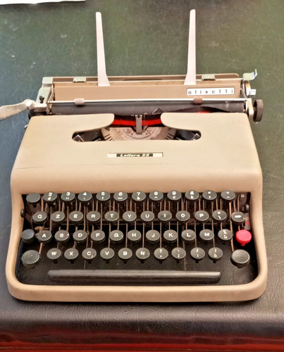 Olivetti letter typewriter - olivetti,