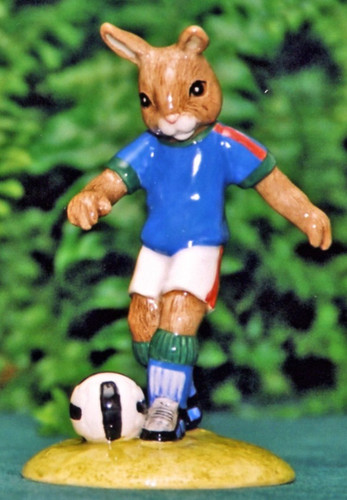 Royal doulton soccer player - doulton,