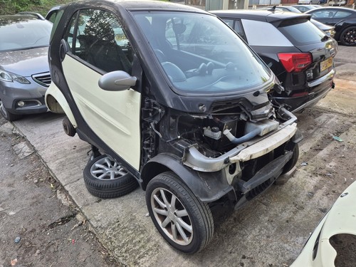 Smart car 2005 breaking - car,