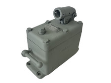 Enerpac P307-2 Steel Box Hand Pump Capacity Tons/PSI 2700 Multi-Fluid SGL SPD