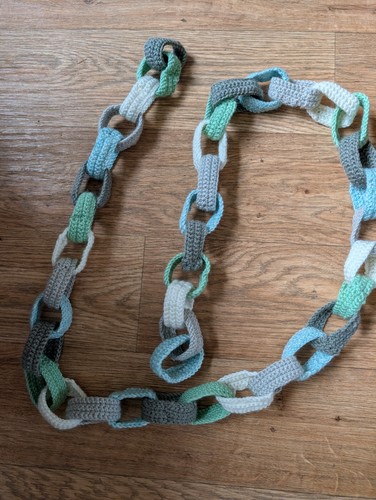 Crochet paper chain - crochet, chain"