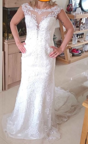Stunning wedding dress - stunning,