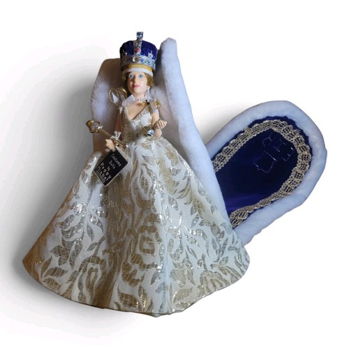 Peggy nisbet royal robes - nisbet,