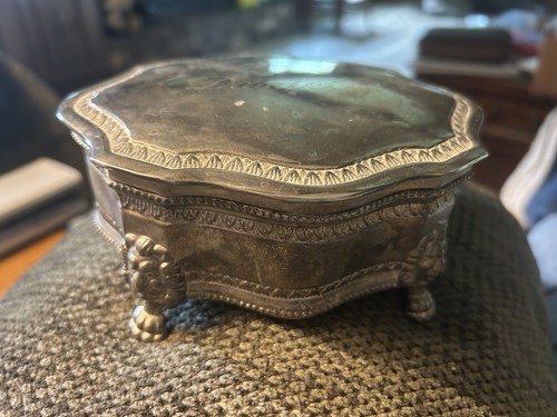 Vtg silver plate lion head - plate,