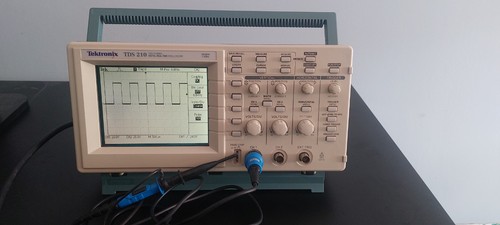 Tektronix digital real time - real,