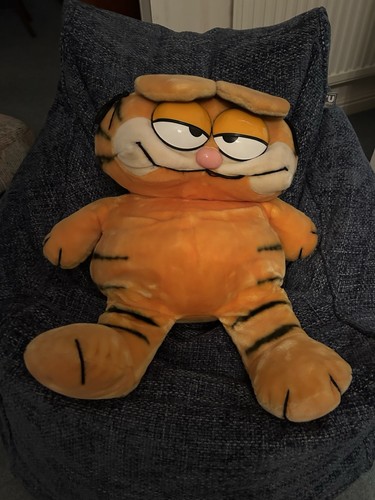Large vintage sitting plush - large,