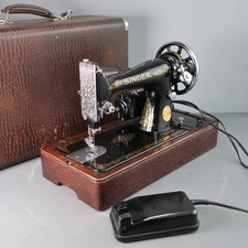 Vintage Singer 99K Sewing