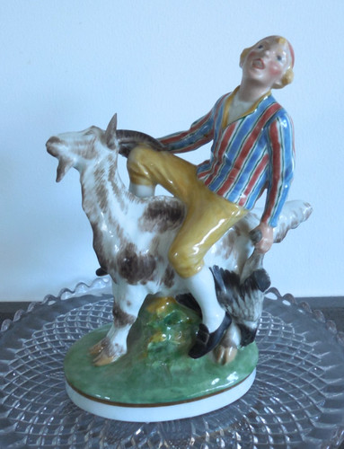 Royal copenhagen figure - royal, no