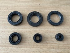 Suzuki GP 100 Engine oil seal set GP100 (1978-1993) Free Postage