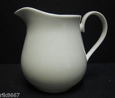¼ Cream Jug In Bulbous Shape
