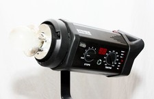 Bowens Gemini GM500R Studio Flash Head with spill kill brolly reflector & pow...