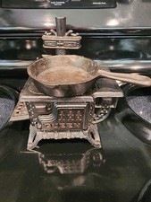 Vintage Queen Mini Cast Iron
