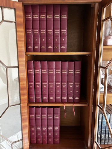 Deluxe red encyclopedia - deluxe,