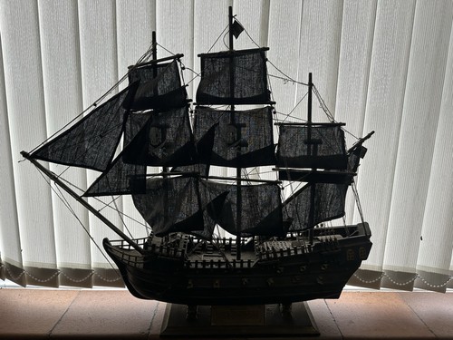Black pearl pirate ship - black, model